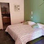 Hotel Nemo Aeroport De Pau 3*