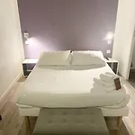 Hotel Nemo Aeroport De Pau 3*