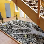 Hotel Nemo Aeroport De Pau 3*