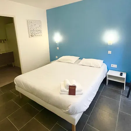 Hotell Nemo Aeroport De Pau 3*