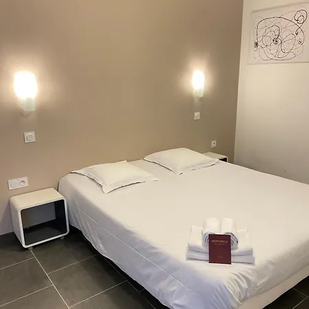 Nemo Aeroport De Pau Hotell