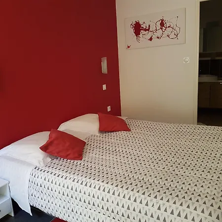 Nemo Aeroport De Pau Sauvagnon