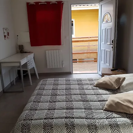 Nemo Aeroport De Pau 3* Sauvagnon