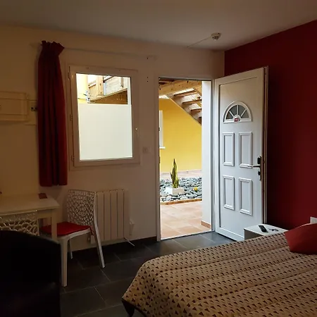 Nemo Aeroport De Pau Hotell 3*