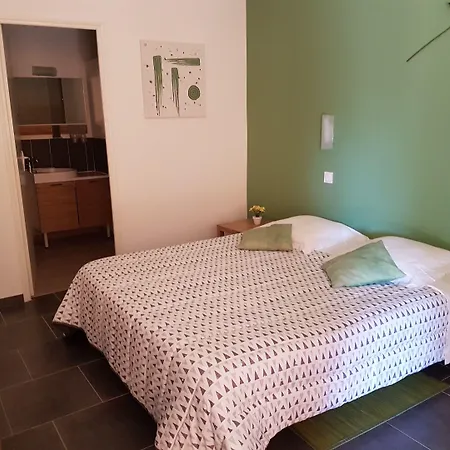 Hotell Nemo Aeroport De Pau 3*