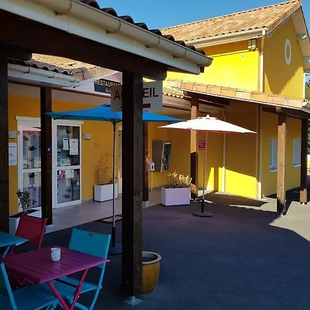 Nemo Aeroport De Pau 3* Sauvagnon