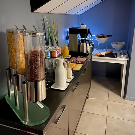 Hotell Nemo Aeroport De Pau 3*