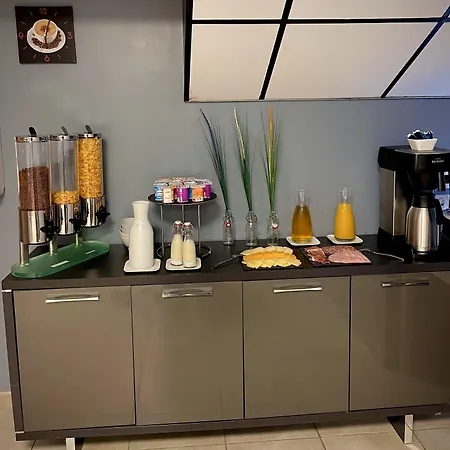 Nemo Aeroport De Pau 3*