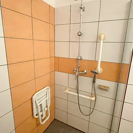 Hotell Nemo Aeroport De Pau