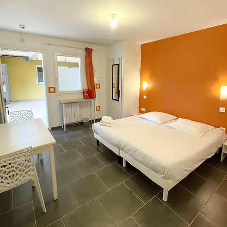 Hotell Nemo Aeroport De Pau 3*