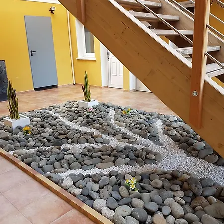 Hotell Nemo Aeroport De Pau 3*