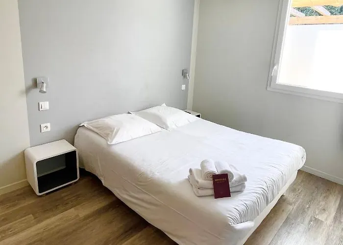 Nemo Aeroport De Pau