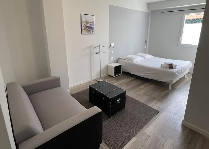 Hotel Nemo Aeroport De Pau