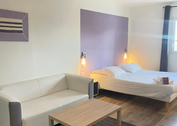 Nemo Aeroport De Pau Hotel 3*