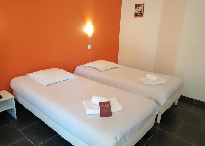 Nemo Aeroport De Pau 3*