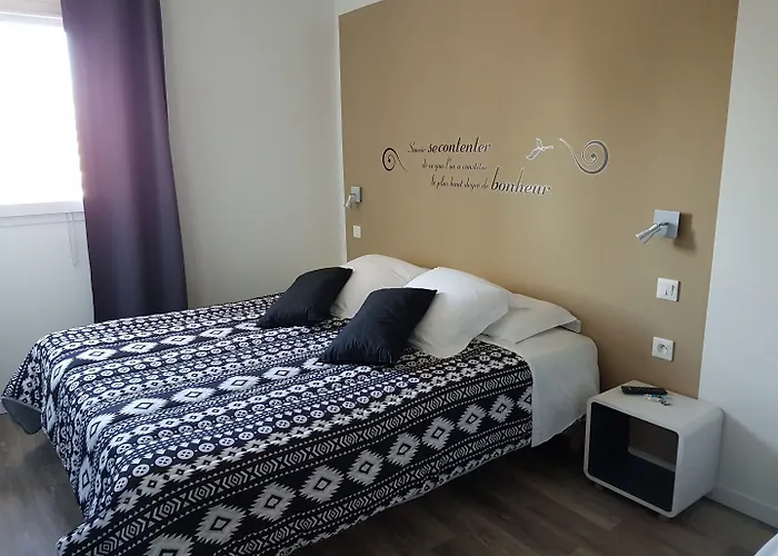 Nemo Aeroport De Pau Hotel 3*