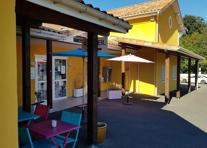 Nemo Aeroport De Pau 3* Sauvagnon