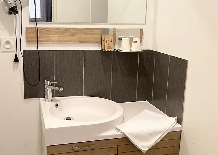 Nemo Aeroport De Pau Hotel Sauvagnon