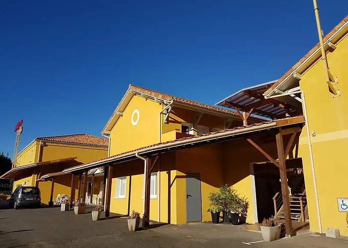 Nemo Aeroport De Pau Sauvagnon